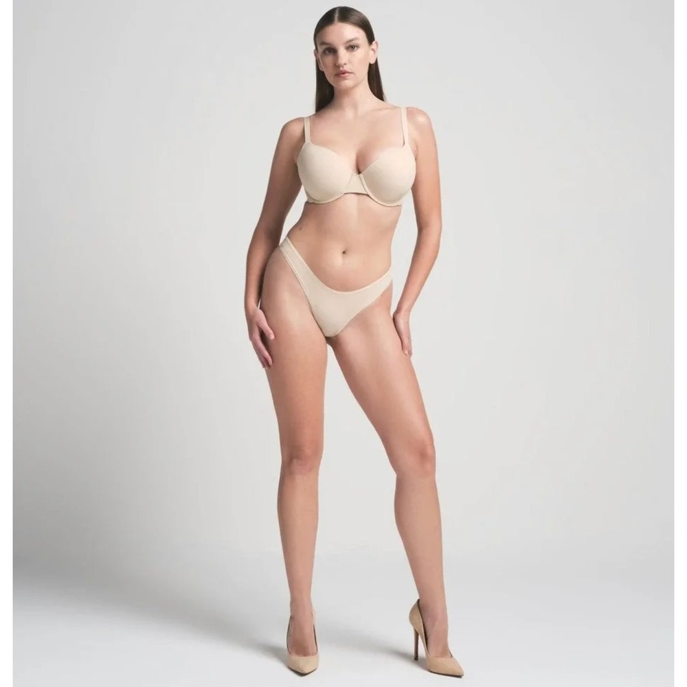 SKIMS NWOT Fits Everybody T-Shirt Bra - Size 36B